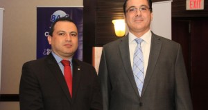 El expositor Miller Romero y el presidente de BASC, Erik Alma. (Fuente externa)