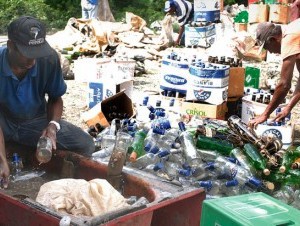 Cada día son más las personas que entran a la cadena del reciclaje en el país. (Pedro Bazil) 
